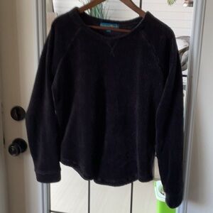 Women's Black fleece pullover.
Comfy and soft.